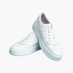 أحذية رياضية بيضاء للرجال